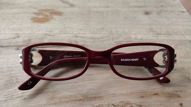 Brighton Balbao Heart eyeglasses size 49-18-140 mm Burgundy Frame กรอบแว่นตาของแท้มือสอง เอาไปเปลี่ยนเลนส์ตามสะดวกครับ สีแดงเบอร์กันดี้ ขาเป รูปที่ 1