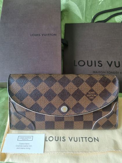กระเป๋าสตางค์ Louis Vuitton รูปที่ 1
