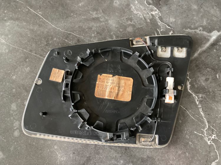 แผ่นเนื้อกระจกข้าง Benz W204 W212 W207 W117 W176 W246 W221 W218 W166 ของแท้ มือสอง รูปที่ 7