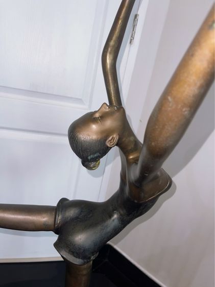 สาวเต้นบัลเล่ต์ โดย ศิลปินชื่อดัง สมชัย หัตถกิจโกศล รูปที่ 5