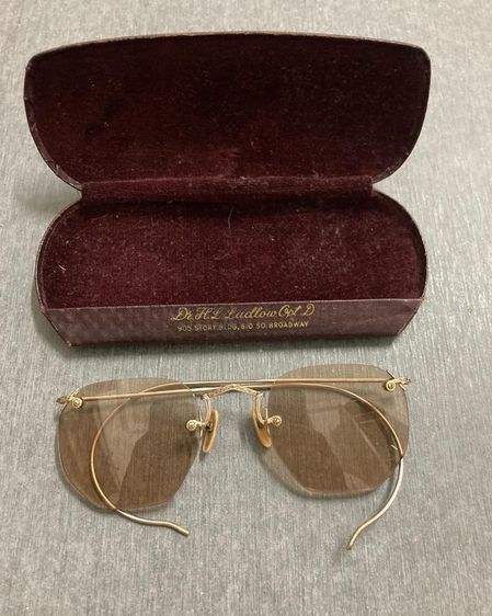 ขายแว่นตาทองkโบราณจับจุดแกะลาย vintage sunglasses Antique Durex 10th 12k Gold Filled made in italy 1940’s รูปที่ 2
