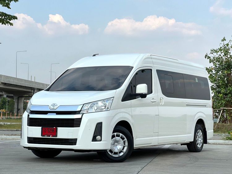 Toyota Commuter 2020 2.8 Van ดีเซล เกียร์อัตโนมัติ ขาว
