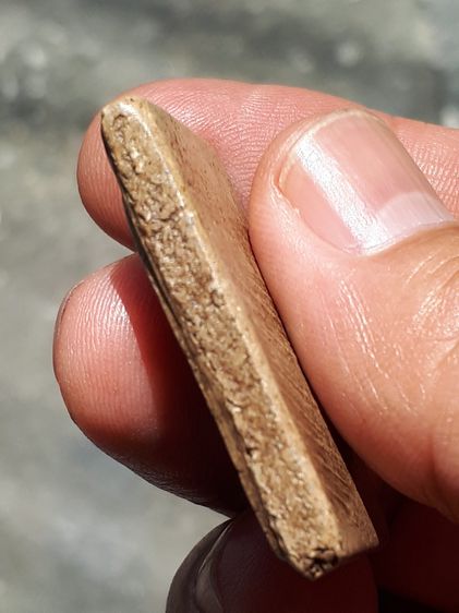 พระสมเด็จ พิมพ์ใหญ่ เกศทะลุซุ้ม หลังกาบหมาก เนื้อผงพุทธคุณ ละเเอียด เนียน พระสวยสมบูรณ์ เก่า เป็นธรรมชาติ มีร่องรอยความเก่าให้เห็นอย่างชัดเจ รูปที่ 3