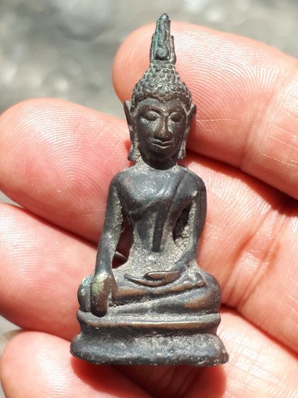 พระบูชา อู่ทอง เนื้อสำริด หน้าตัก 1 นิ้ว สูง 2 นิ้ว พิมพ์มารวิชัย ผิวเดิม สวยสมบูรณ์ เก่าสวยเดิมๆ แท้ หายาก  ขนาดแขวนคอได้ครับ