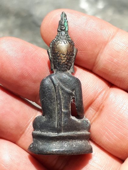 พระบูชา อู่ทอง เนื้อสำริด หน้าตัก 1 นิ้ว สูง 2 นิ้ว พิมพ์มารวิชัย ผิวเดิม สวยสมบูรณ์ เก่าสวยเดิมๆ แท้ หายาก  ขนาดแขวนคอได้ครับ รูปที่ 2