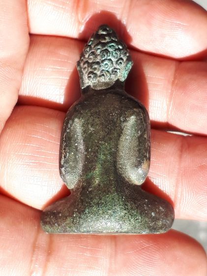 พระบูชา สนิมหยกศิลปทวาราวดี เนื้อสำริด หน้าตัก 1 นิ้ว สูง 2 นิ้ว ผิวเดิม สวยสมบูรณ์ เก่าสวยเดิมๆ แท้ หายาก  ขนาดแขวนคอได้ครับ รูปที่ 2