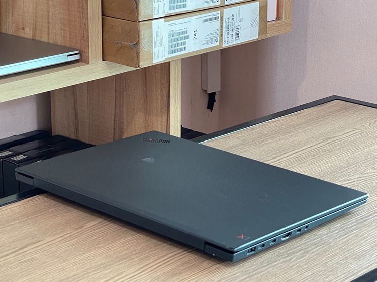 Lenovo ThinkPad X1 Extreme G2 i7-9750H SSD1TB RAM16GB GTX 1650 Max-Q (4GB DDR5)4K OLED สินค้ามีรอย รูปที่ 9