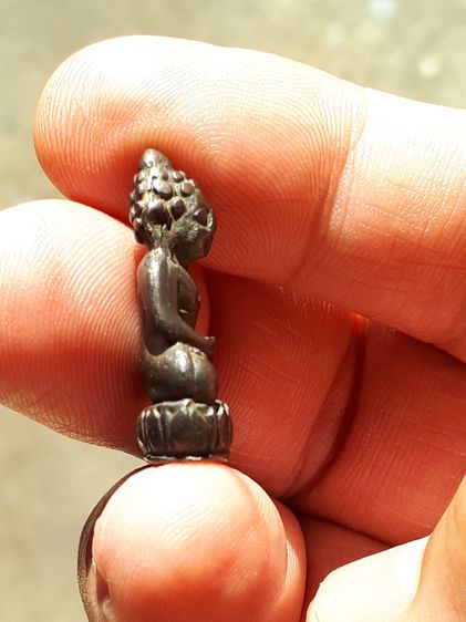 พระชัยวัฒน์ท่านเจ้ามา วัดสามปลื้ม พิมพ์ล้มลุก เนื้อออกสำริด สภาพเยี่ยม สวย ซึ้ง คลาสสิค เข้มขลัง สร้างน้อยหายากมาก พุทธคุณครอบจักรวาลทั้งเมต รูปที่ 5