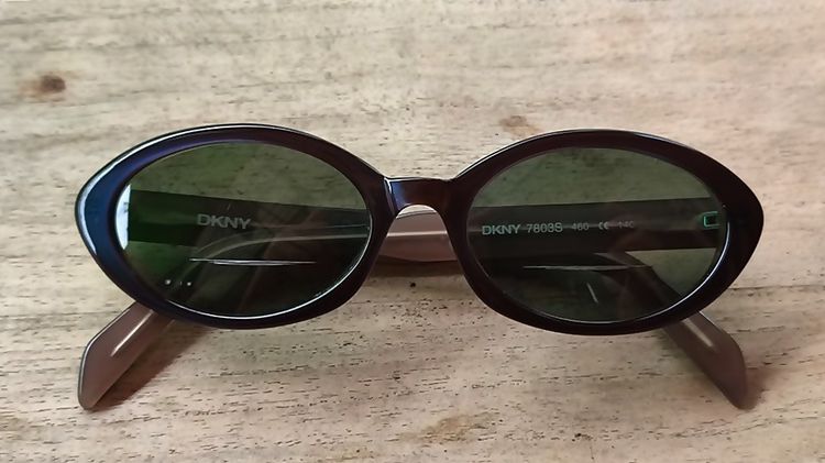 DKNY 7803S size 51-18-140mm Shiny Dark Burgundy SUNGLASSES GLASSES FRAME ONLY กรอบแว่นตาของแท้ มือสอง งานสวย เลนส์สายตา 2 ชั้นจากเจ้าของเดิม รูปที่ 8