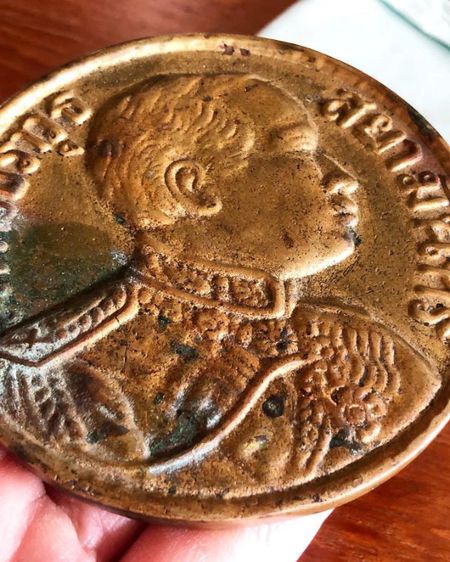 เหรียญมหาวชิราวุธิ สยามมินทร์ (รัชกาลที่ 6 ) ด้านหลังช้างสามเศียร ร.ศ. 166 เนื้อทองเหลืองหล่อโบราณ รูปที่ 1
