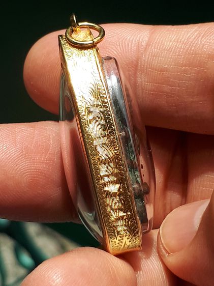 หลวงพ่อทวด หลังเตารีด พิมพ์หน้าเล็ก (อาปาเซ่) เนื้อโลหะ ปี 2505 จ.ปัตตานี ด้านหลังเรียบ เนื้อแดง ผิวเดิมๆ เก่า มีรอยตะไบ ให้เห็นเป็นธรรมชาติ รูปที่ 8