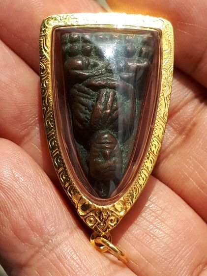 หลวงพ่อทวด หลังเตารีด พิมพ์หน้าเล็ก (อาปาเซ่) เนื้อโลหะ ปี 2505 จ.ปัตตานี ด้านหลังเรียบ เนื้อแดง ผิวเดิมๆ เก่า มีรอยตะไบ ให้เห็นเป็นธรรมชาติ รูปที่ 3