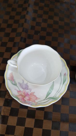 ชุด แก้วกาแฟ BONE CHINA MARUI JAPAN  สีขาวลายดอกลิลลี่ รูปที่ 10