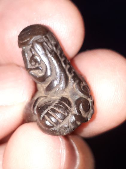 พระปิดตา พิมพ์ยันต์ยุ่งเศียรบาตร หลวงพ่อทับ วัดทอง เนื้อสำริดเงิน พิมพ์คม ชัด เส้นยันต์คมชัด ลึก เส้นยันต์วางได้อย่างลงตัว เป็นระเบียบ ขนาดพ รูปที่ 3