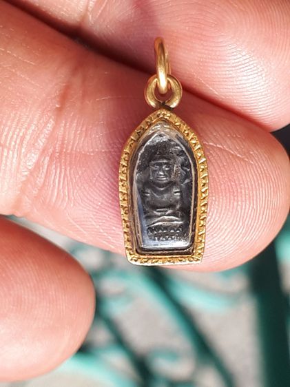 พระปรกใบมะขาม หลวงปู่ทิม เนื้อเงิน ปี2517 วัดละหารไร่ ระยอง สวย เก่า เลี่ยมทอง   พระปรกใบมะขาม หรือ ปรกองค์จ้อย แม้องค์พระมีขนาดเล็ก จิ๊วแต รูปที่ 10