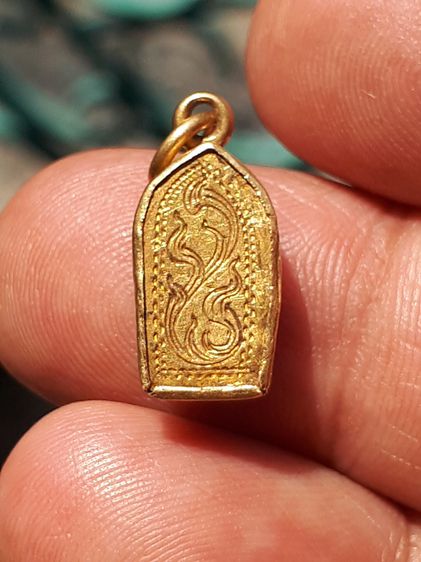 พระปรกใบมะขาม หลวงปู่ทิม เนื้อเงิน ปี2517 วัดละหารไร่ ระยอง สวย เก่า เลี่ยมทอง   พระปรกใบมะขาม หรือ ปรกองค์จ้อย แม้องค์พระมีขนาดเล็ก จิ๊วแต รูปที่ 6