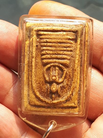 พระสมเด็จ พิมพ์ 7 ชั้น รุ่นแรก วัดเกศไชโย อ่างทอง เนื้อผง หนึกเนียน ผิวพรรณขององค์พระเปิดทั้งด้านหน้าและด้านหลัง เห็นพื้นผิว มวลสาร พื้นผิวพ รูปที่ 5