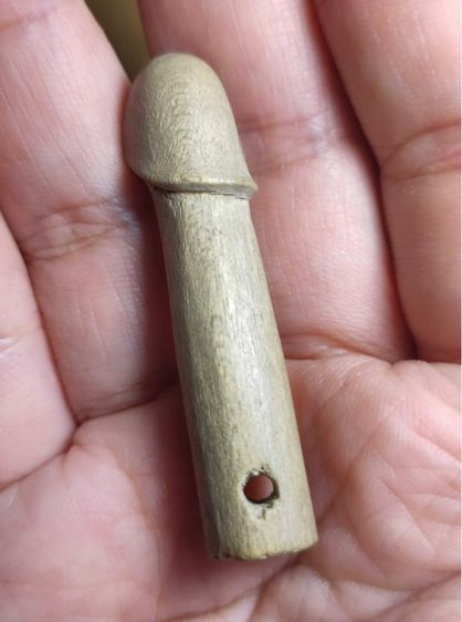 ปลัดขิกไม้ผูกคอตาย หลวงพ่อตัด วัดชายนา รูปที่ 2