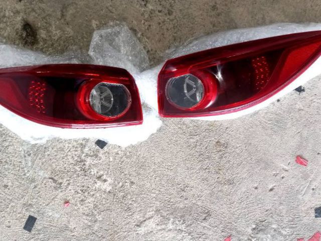 ไฟท้าย แท้ LED มาสด้า3 สกาย