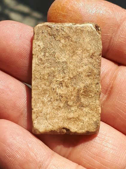 พระสมเด็จ กรุวัดบางขุนพรหม พิมพ์อกครุฑ รุ่นแรก เนื้อผงพุทธคุณ เนื้อแน่น พระบาง มีคราบกรุ มวลสารลอย ขอบไม่คม เป็นธรรมชาติ อย่างสวย สร้างน้อย  รูปที่ 8