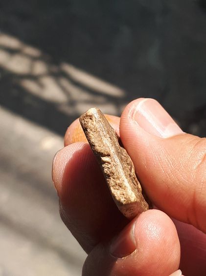 พระสมเด็จ กรุวัดบางขุนพรหม พิมพ์อกครุฑ รุ่นแรก เนื้อผงพุทธคุณ เนื้อแน่น พระบาง มีคราบกรุ มวลสารลอย ขอบไม่คม เป็นธรรมชาติ อย่างสวย สร้างน้อย  รูปที่ 6