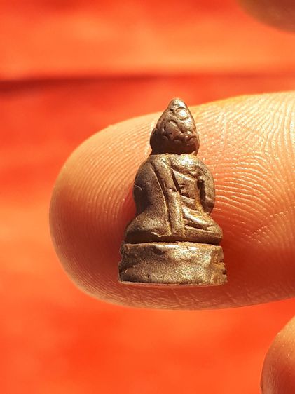 พระชัยวัตน์ หล่อโบราณ เนื้อเงินแท้ๆ สวย สมบูรณ์ เก่า แท้ แปลก หายากสุดๆๆ ไม่ทราบที่ รูปที่ 3