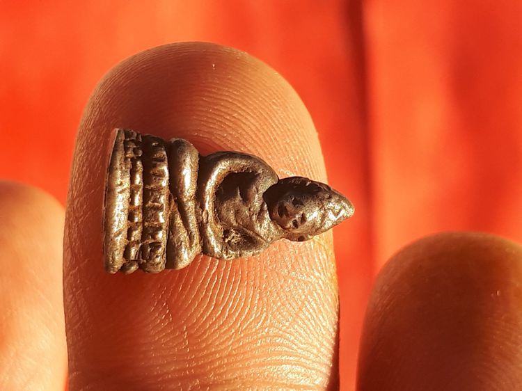 พระชัยวัตน์ หล่อโบราณ เนื้อเงินแท้ๆ สวย สมบูรณ์ เก่า แท้ แปลก หายากสุดๆๆ ไม่ทราบที่ รูปที่ 5