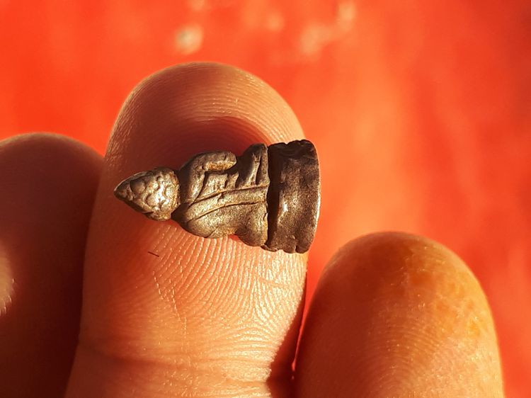 พระชัยวัตน์ หล่อโบราณ เนื้อเงินแท้ๆ สวย สมบูรณ์ เก่า แท้ แปลก หายากสุดๆๆ ไม่ทราบที่ รูปที่ 10