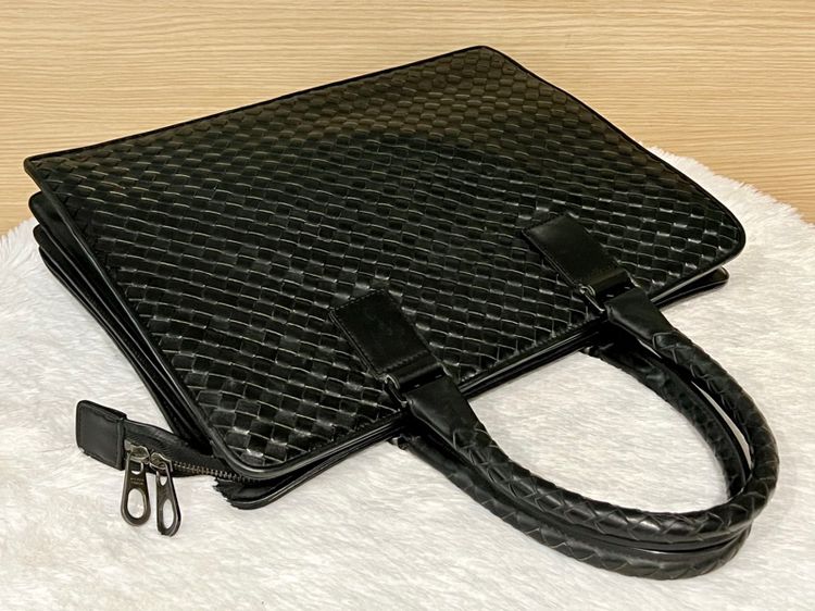 กระเป๋าถือ Bottega veneta briefcase ทรงทำงาน ใส่เอกสาร โน๊ตบุ๊ค สไตล์วินเทจ รูปที่ 4