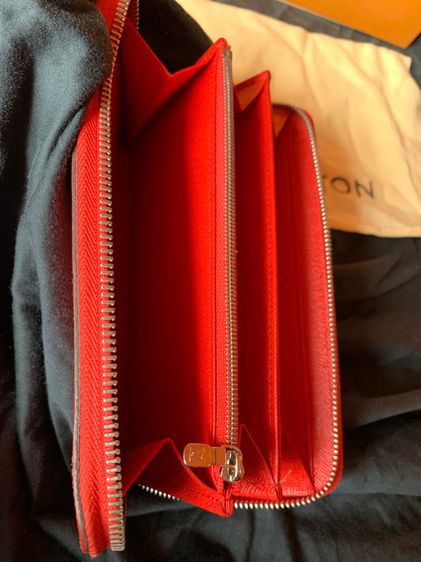Louis Vuitton Zippy Wallet สีแดง หนัง Epi รูปที่ 6