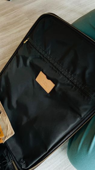 กระเป๋าเดินทางแบรนด์เนม ยี่ห้อ Louis Vuitton  รูปที่ 6
