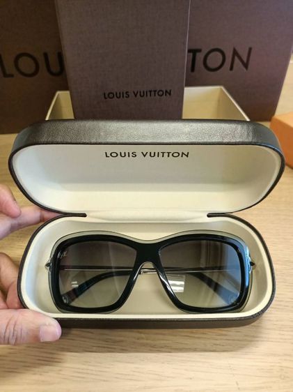 แว่นตา​กันแดด​ Louis​ Vuitton​ มือสอง​สภาพดีมาก