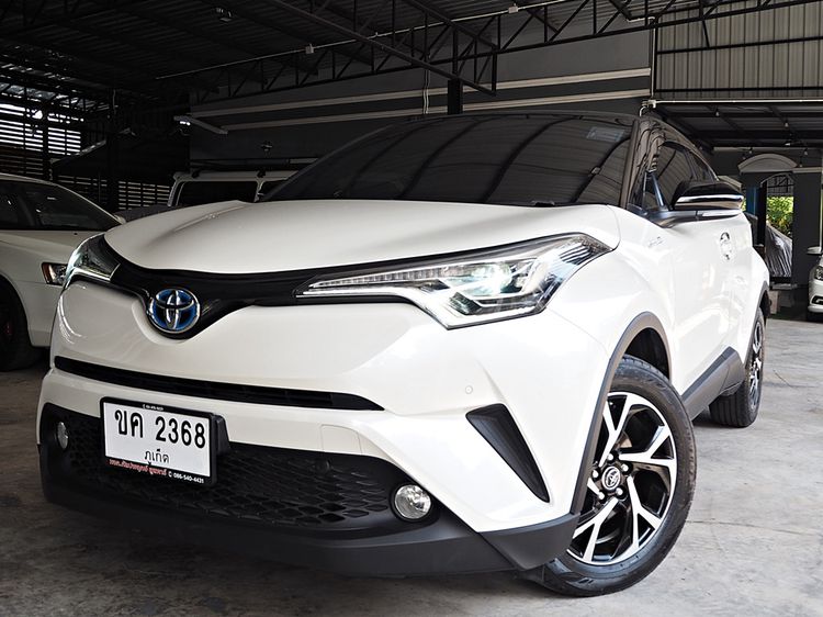 Toyota C-HR 2019 1.8 HV Mid Utility-car ไฮบริด ไม่ติดแก๊ส เกียร์อัตโนมัติ ขาว