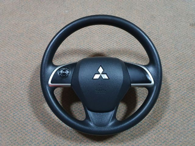 พวงมาลัยมี airbag พร้อมปุ่ม ควบคุมเครื่องเสียง แท้ถอด New Mitsubishi Triton ปี2015-22 รูปที่ 1