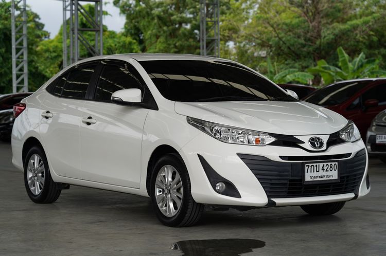 Toyota Yaris ATIV 2018 1.2 E Sedan เบนซิน ไม่ติดแก๊ส เกียร์อัตโนมัติ ขาว