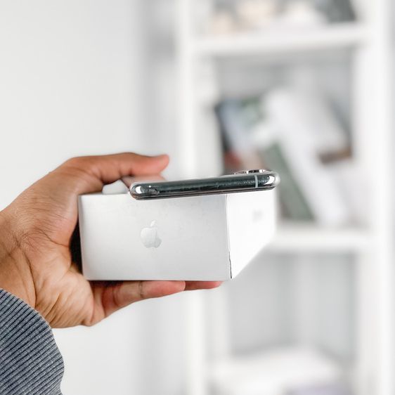 iPhone XS 64GB Th 🇹🇭 เครื่องเเท้ศูนย์ไทย สี Silver ยกกล่อง รูปที่ 3