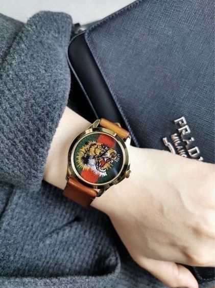 GW04. Gucci Watch หน้าปัดรูปเสือ 🐯 สายหนังน้ำตาล ขนาด 38mm. หนังแท้ ใส่ได้ทั้ง ช ญ รูปที่ 1