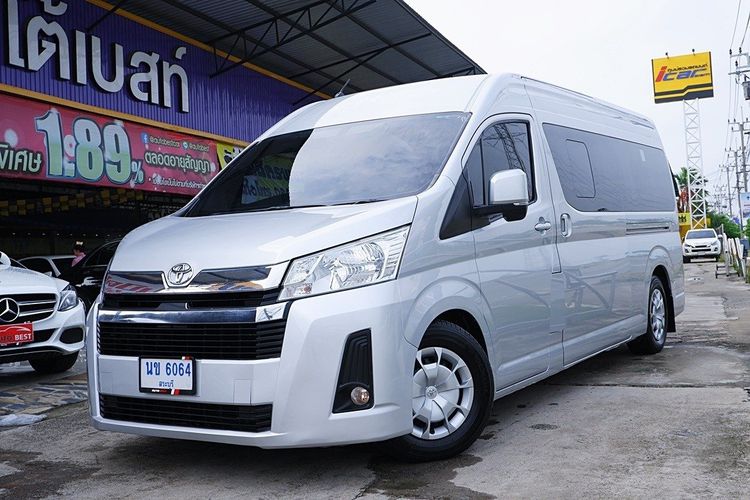 Toyota Commuter 2020 2.8 Van ดีเซล ไม่ติดแก๊ส เกียร์ธรรมดา บรอนซ์เงิน
