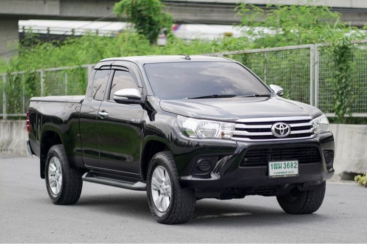 Toyota Hilux Revo 2015 2.4 J Plus Prerunner Pickup ดีเซล ไม่ติดแก๊ส เกียร์ธรรมดา ดำ