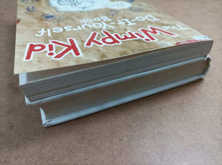 หนังสือ Wimpy Kid Movie Diary + The Wimpy Kid (Do-It-Yourself Book) by Jeff Kinney 2 เล่ม รูปที่ 4