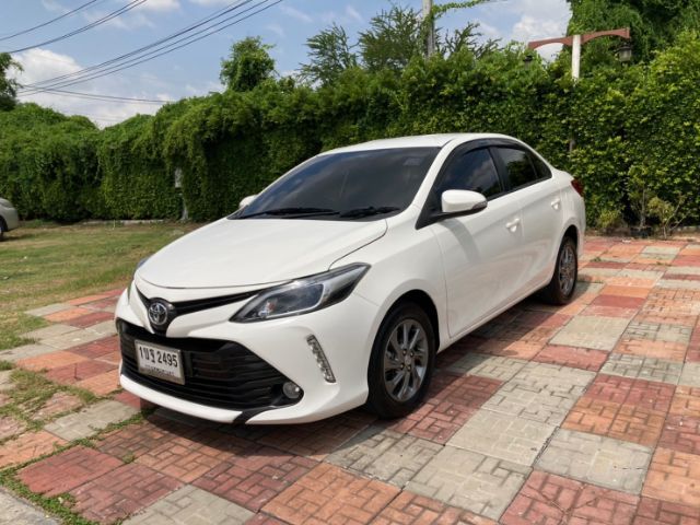 Toyota Vios 2020 1.5 Mid Sedan เบนซิน เกียร์อัตโนมัติ ขาว