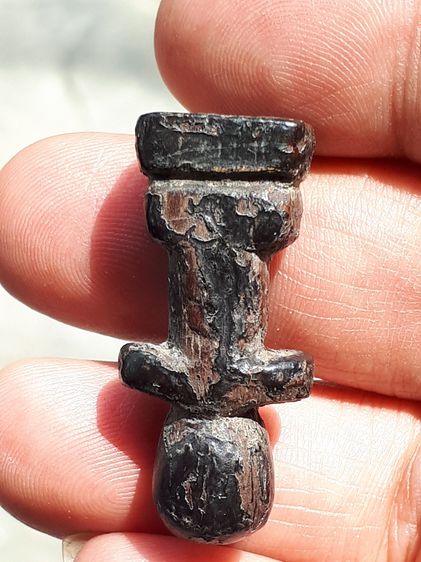 พระปิดตา ไม้ต้นตาล ลงรัก สูง 3 CM. เนื้อเรียบ แห้ง มัน เหี่ยว เก่า สวย สมบูรณ์ แท้ หายาก สุดขลัง รูปที่ 6