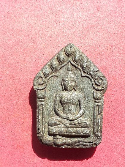 พระขุนแผนผงพรายกุมาร หลังแบบรูปเหมือน บล็อกแรกๆ ยุคต้น ปี 25xx เนื้อผง แห้ง เหี่ยว บล็อคชาวบ้าน หลวงปู่ทิม วัดละหารไร่ จ.ระยอง ผิวมะระ สร้าง รูปที่ 2