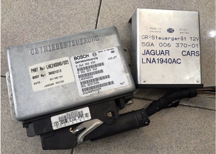 อะไหล่ Jaguar XJ6 X300 กล่องควบคุมเกียร์ HELLA LNA1940AC กล่องเกียร์ LHE2400AD 005