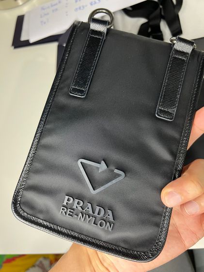 Prada Re-Nylon phone Bag สภาพสวยไร้ตำหนิ รูปที่ 8
