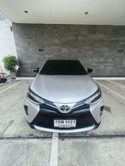Toyota Yaris ATIV 2021 1.2 J Sedan เบนซิน ไม่ติดแก๊ส เกียร์อัตโนมัติ เทา