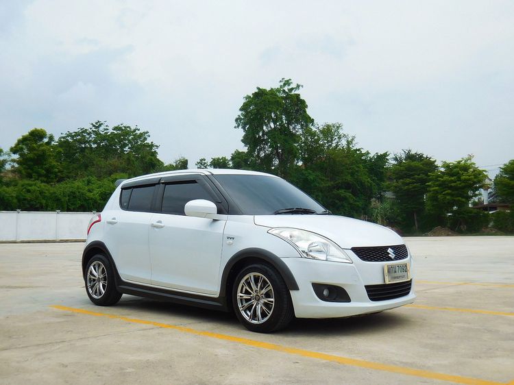 Suzuki Swift 2015 1.2 GLX Sedan เบนซิน ไม่ติดแก๊ส เกียร์อัตโนมัติ ขาว