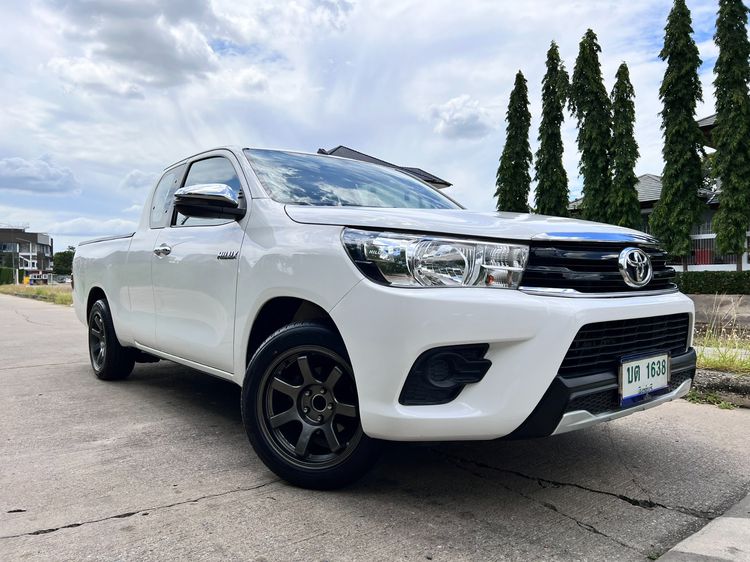 Toyota Hilux Revo 2018 2.4 Prerunner E Pickup ดีเซล ไม่ติดแก๊ส เกียร์ธรรมดา ขาว