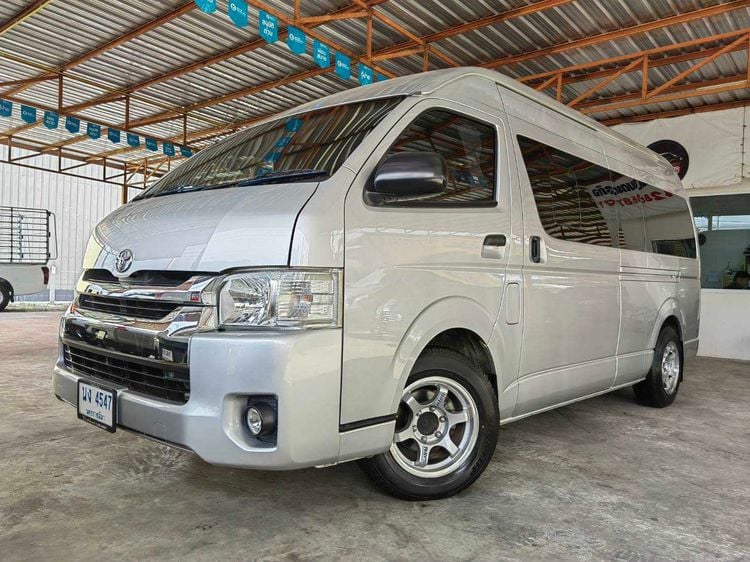 Toyota Commuter 2020 3.0 Van ดีเซล เกียร์ธรรมดา เทา