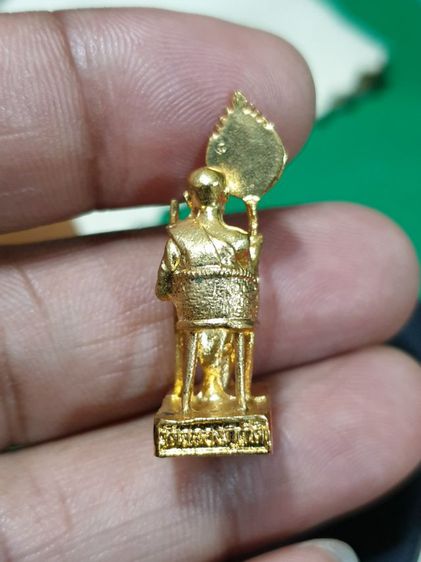 รูปหล่อพัดยศ หลวงพ่อแช่ม วัดฉลอง จ.ภูเก็ต ปี 35 เนื้อกะไหล่ทอง

 รูปที่ 11